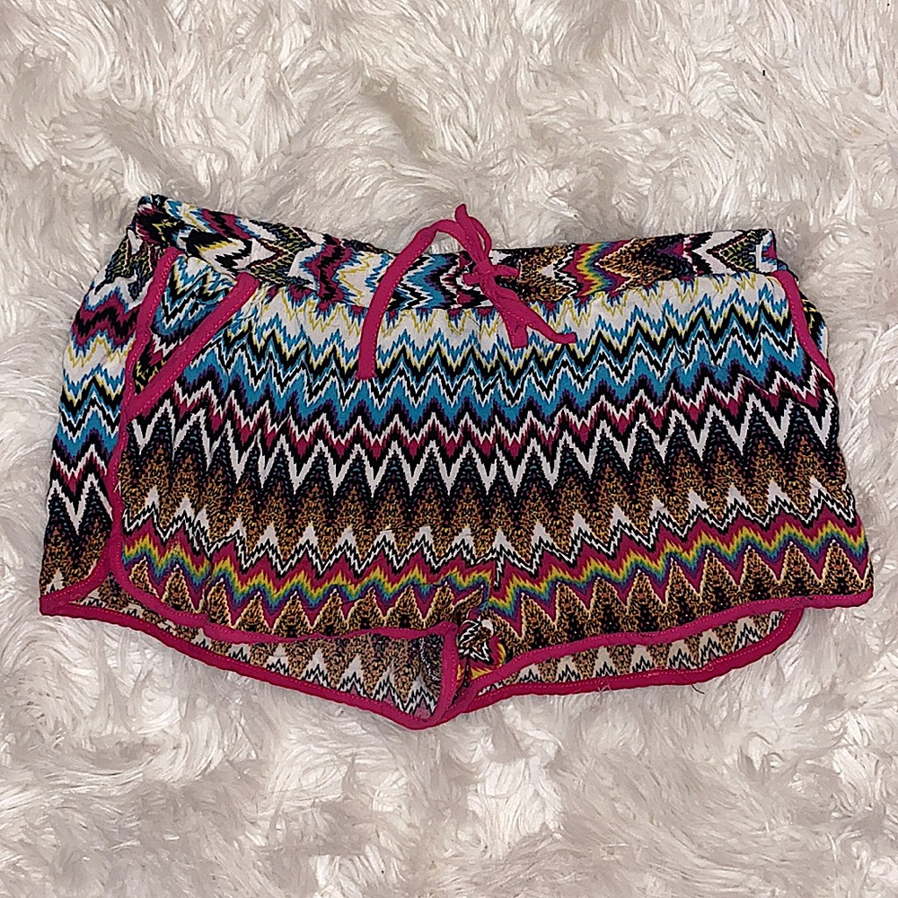 Bongo Chevron Shorts - Picture 2 of 3